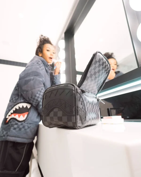 HENNY BLACK TOILETRY BAG
