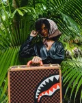 HENNY AIR TO THE THRONE ATTACH?? BRIEFCASE