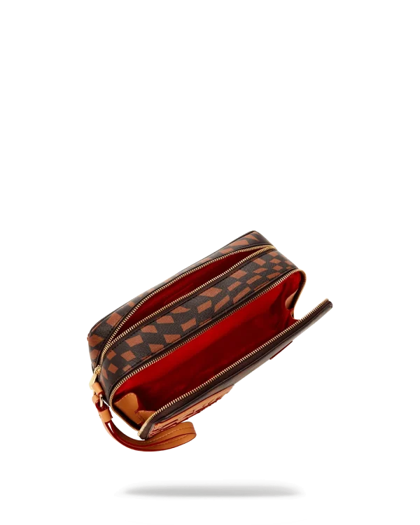 TRIPPY HENNY TOILETRY BAG