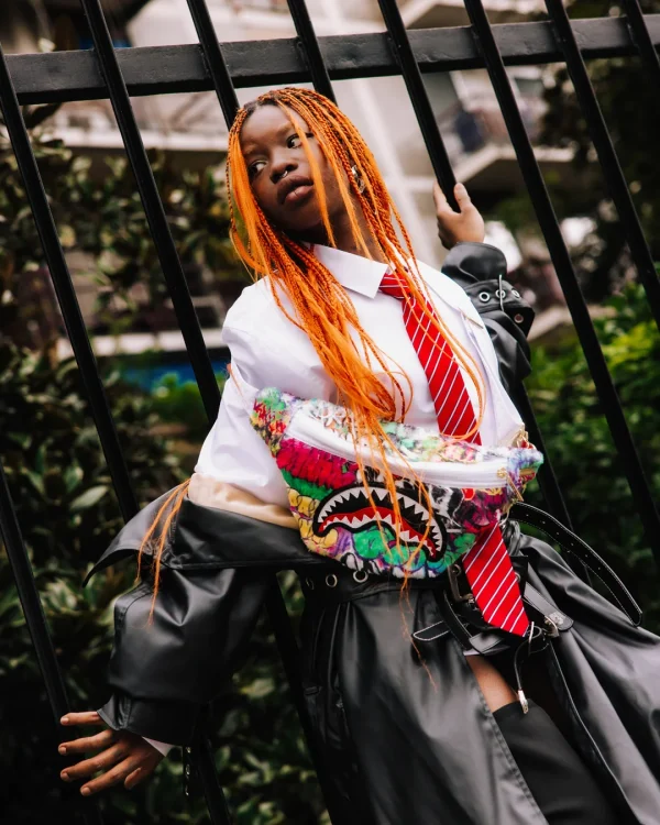 LE MONDE DES GRAFFITIS SAVVY CROSSBODY