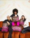 THE ARTISTS TOUCH DUFFLE