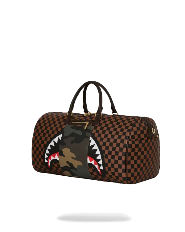 EXTERIOR GOLD ZIP POCKET SHARKS IN PARIS DUFFLE
