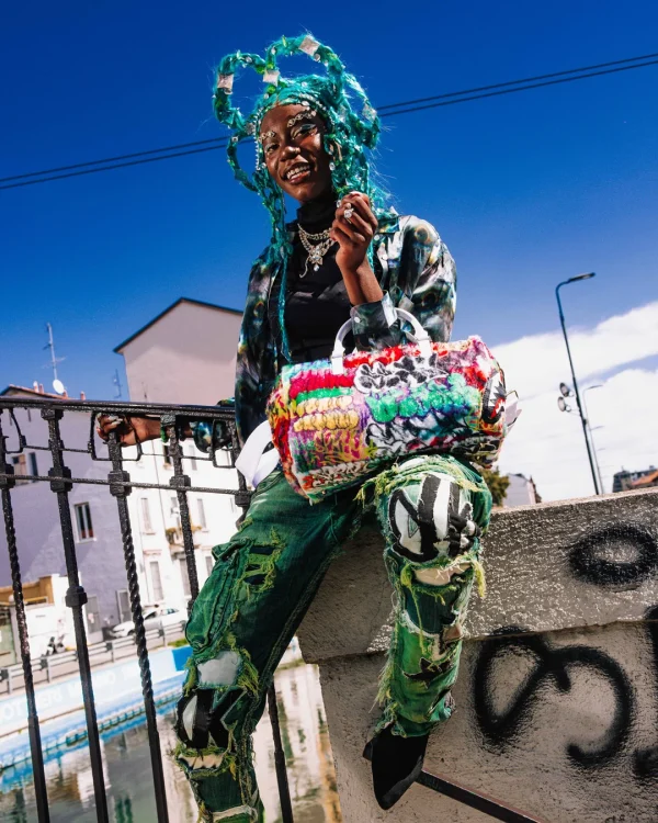 LE MONDE DES GRAFFITIS MINI DUFFLE