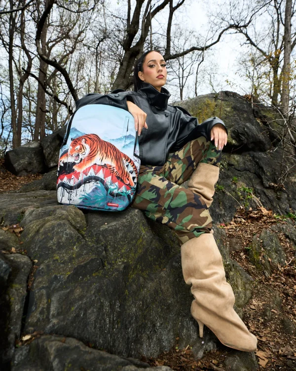 TIGER CLAW MOUNTAIN BACKPACK