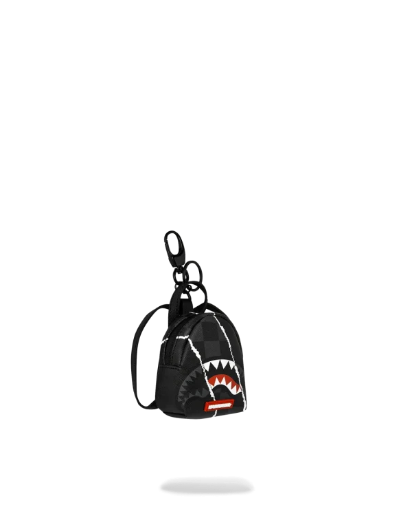 SHARK SLASH BACKPACK KEYCHAIN
