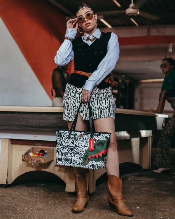 NIGHT NIGHT TOTE
