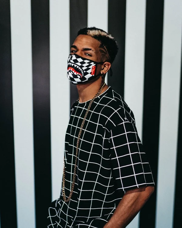 TRIPPY CHECK FACE MASK