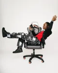 GHOST DRIP SHARK CHAIR