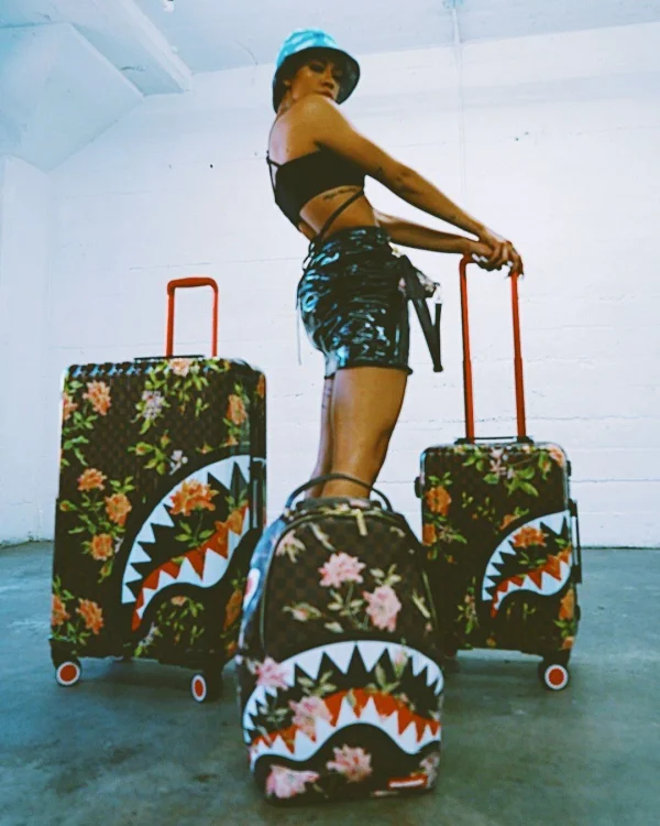 SHARKFLOWER 29.5 FULL-SIZE SHARKNAUTICS LUGGAGE